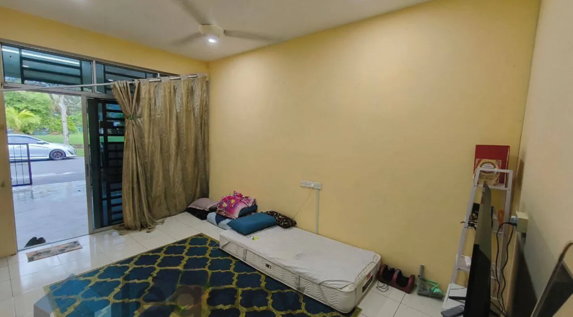 rumah-untuk-dijual-di-taman-jana-utama-kamunting-08