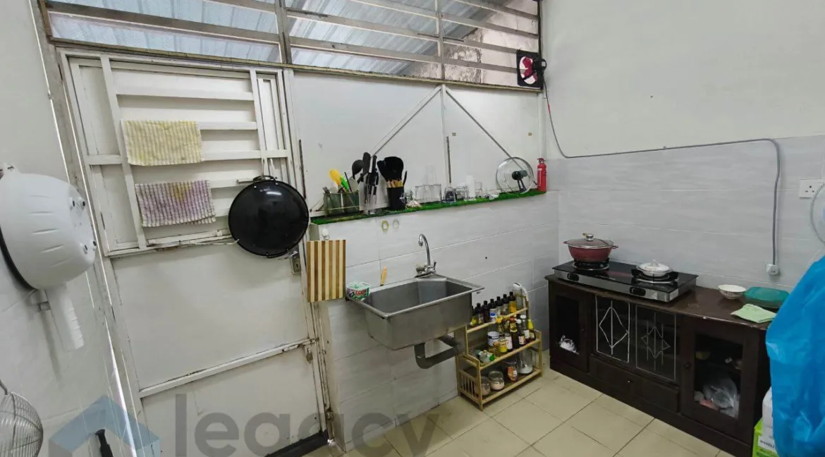 rumah-untuk-dijual-di-taman-jana-utama-kamunting-09