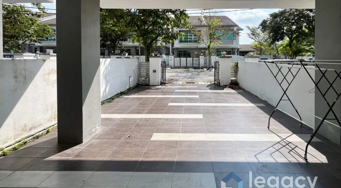 teres-2-tingkat-untuk-dijual-di-the-estate-desa-meru-park-ipoh-04