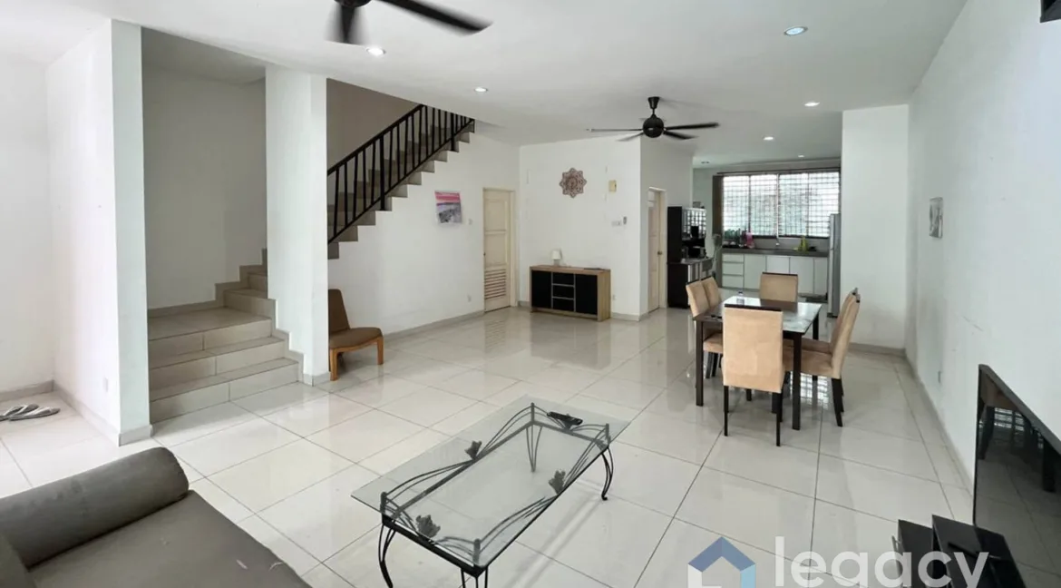 teres-2-tingkat-untuk-dijual-di-the-estate-desa-meru-park-ipoh-05