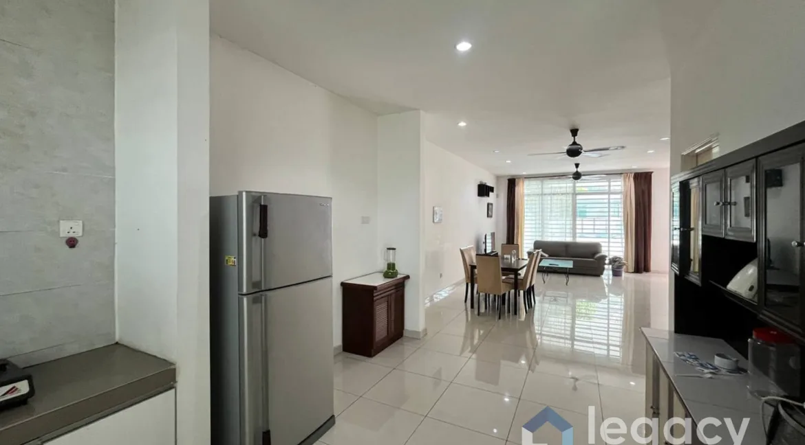 teres-2-tingkat-untuk-dijual-di-the-estate-desa-meru-park-ipoh-11