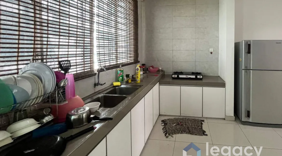 teres-2-tingkat-untuk-dijual-di-the-estate-desa-meru-park-ipoh-14