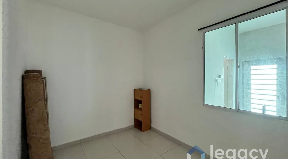 teres-2-tingkat-untuk-dijual-di-the-estate-desa-meru-park-ipoh-16