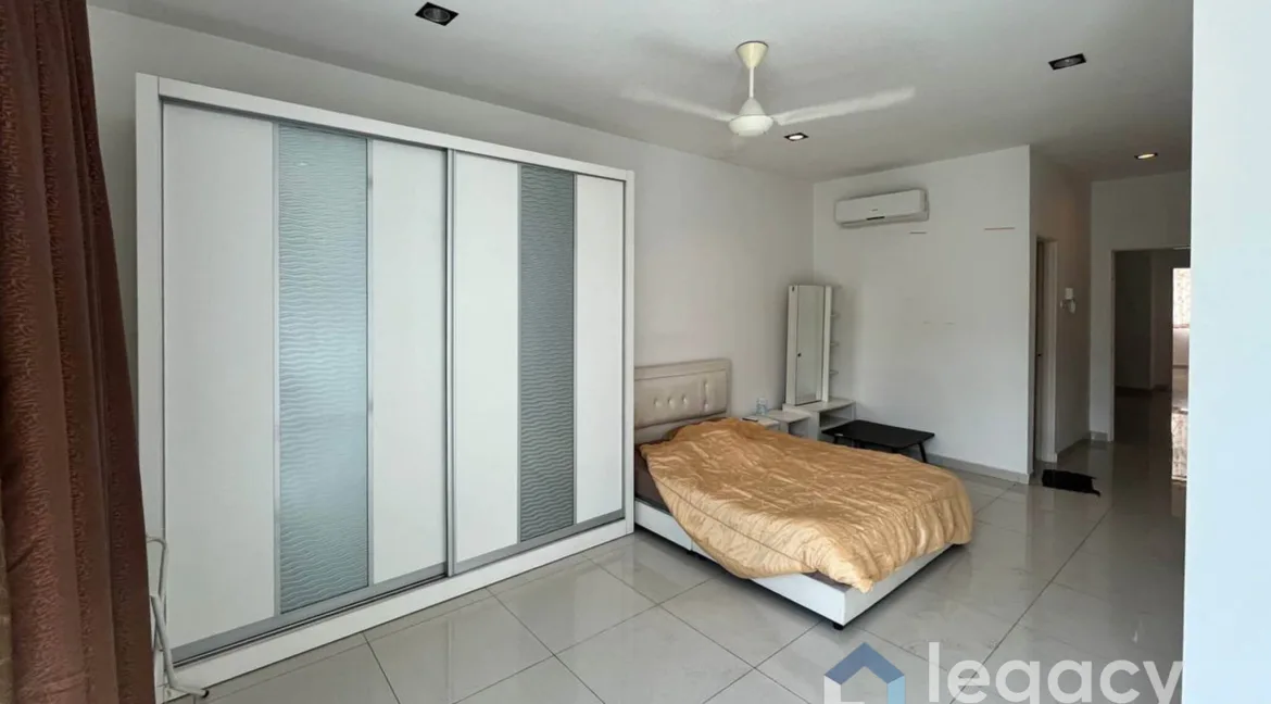 teres-2-tingkat-untuk-dijual-di-the-estate-desa-meru-park-ipoh-18