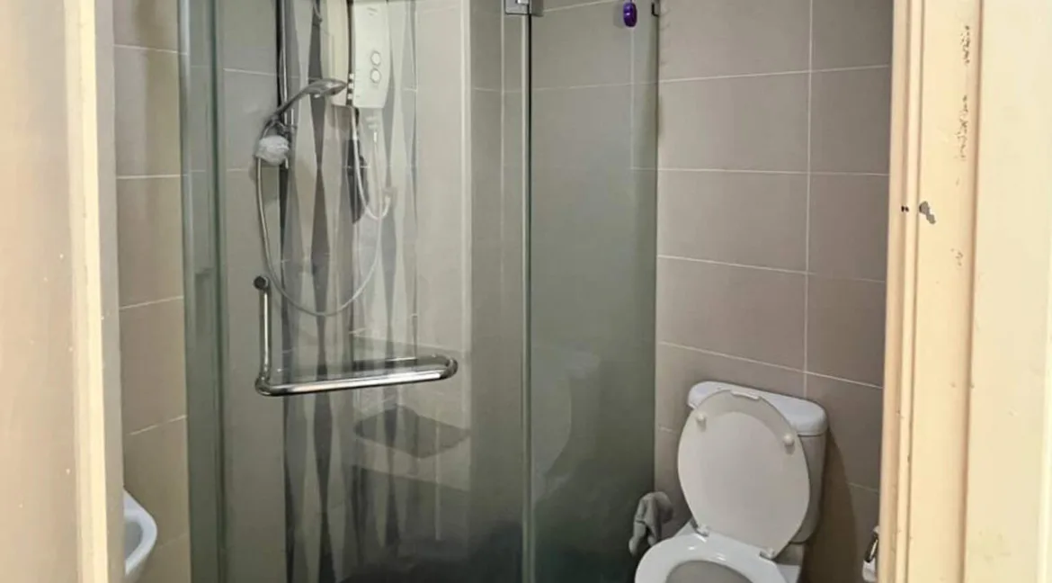 teres-2-tingkat-untuk-dijual-di-the-estate-desa-meru-park-ipoh-21