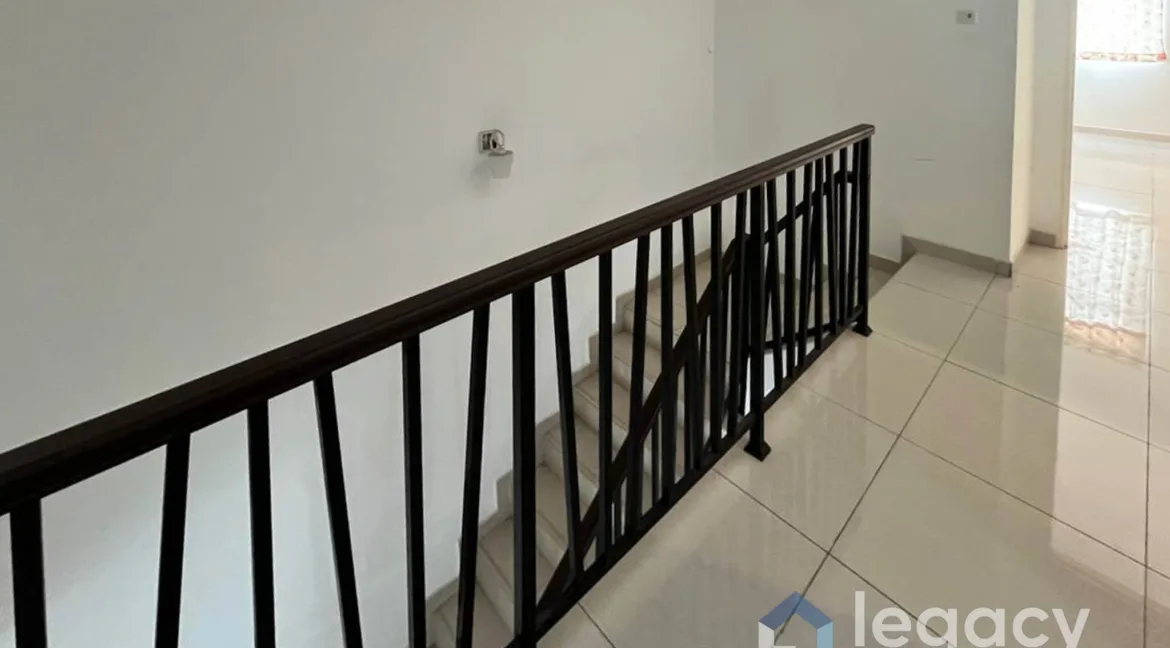 teres-2-tingkat-untuk-dijual-di-the-estate-desa-meru-park-ipoh-22