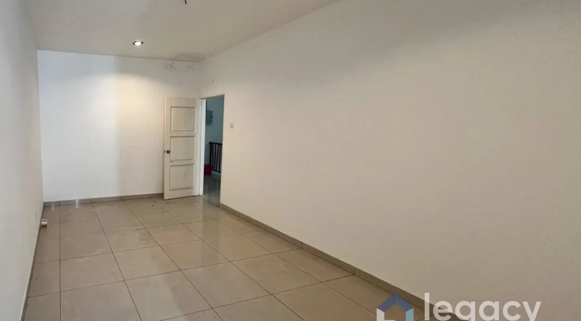 teres-2-tingkat-untuk-dijual-di-the-estate-desa-meru-park-ipoh-29