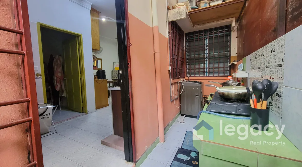 teres-setingkat-untuk-dijual-di-taman-perkasa-teluk-intan-11