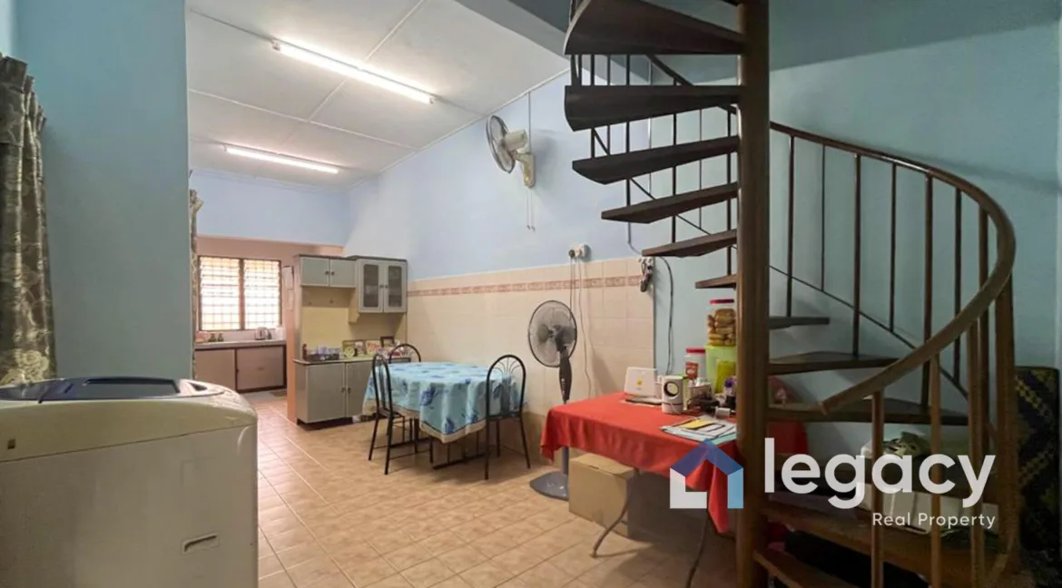 rumah-1-5-tingkat-untuk-dijual-di-halaman-meru-permai-ipoh-11