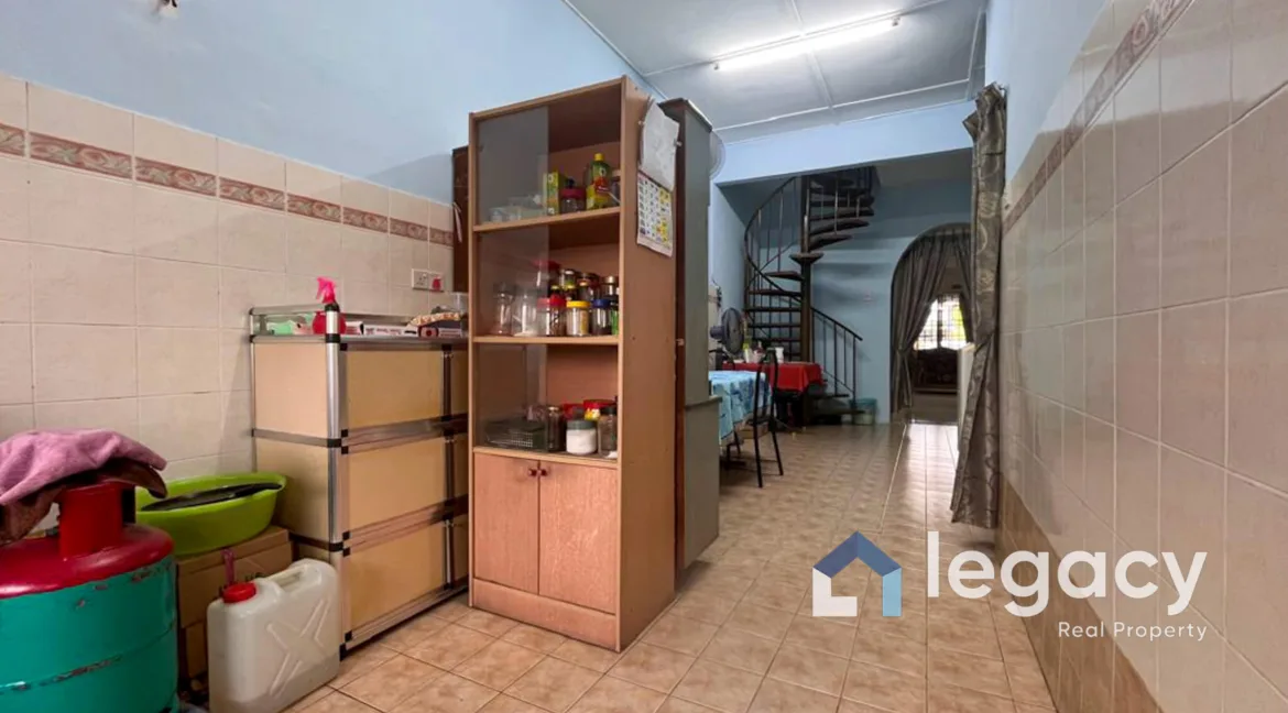 rumah-1-5-tingkat-untuk-dijual-di-halaman-meru-permai-ipoh-12