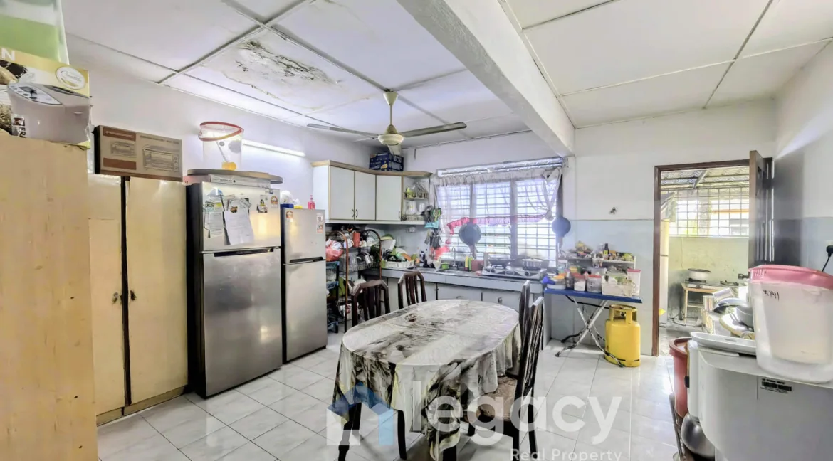rumah-teres-2-tingkat-untuk-dijual-di-taman-tasek-damai-ipoh-07