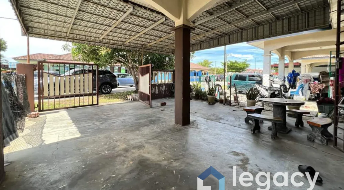 rumah-teres-setingkat-untuk-dijual-di-bandar-universiti-seri-iskandar-02