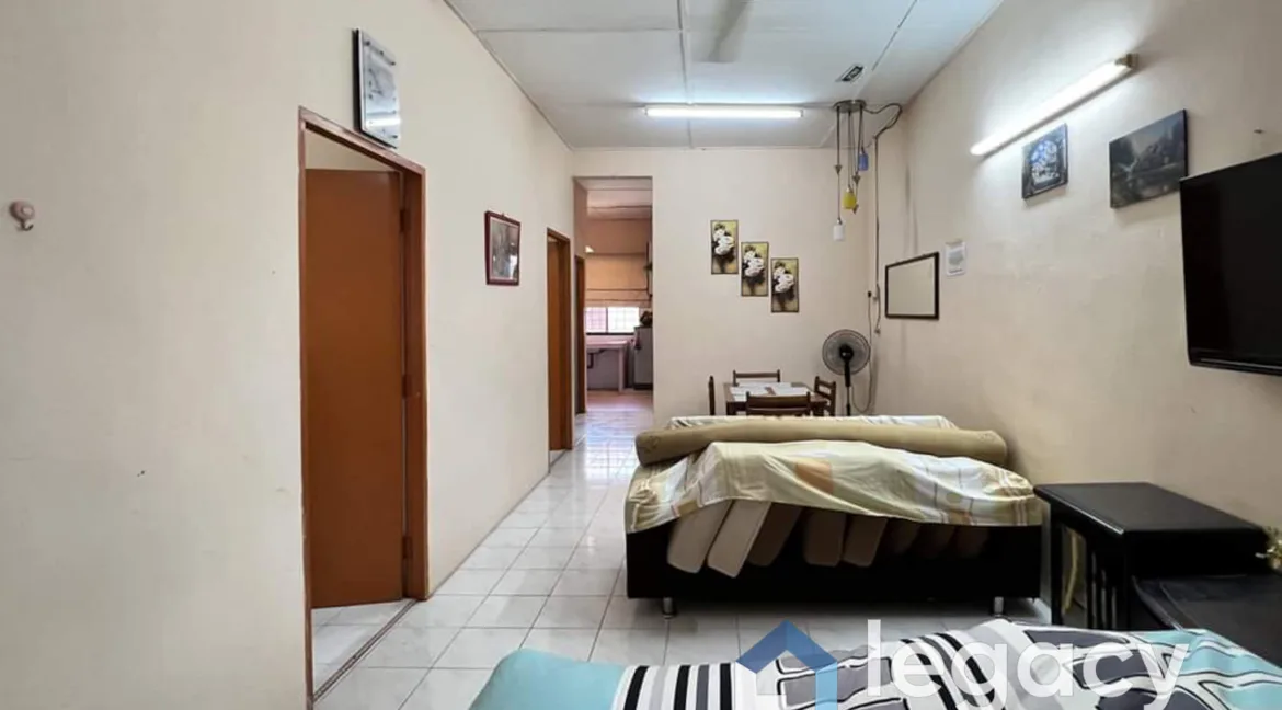 rumah-teres-setingkat-untuk-dijual-di-bandar-universiti-seri-iskandar-05