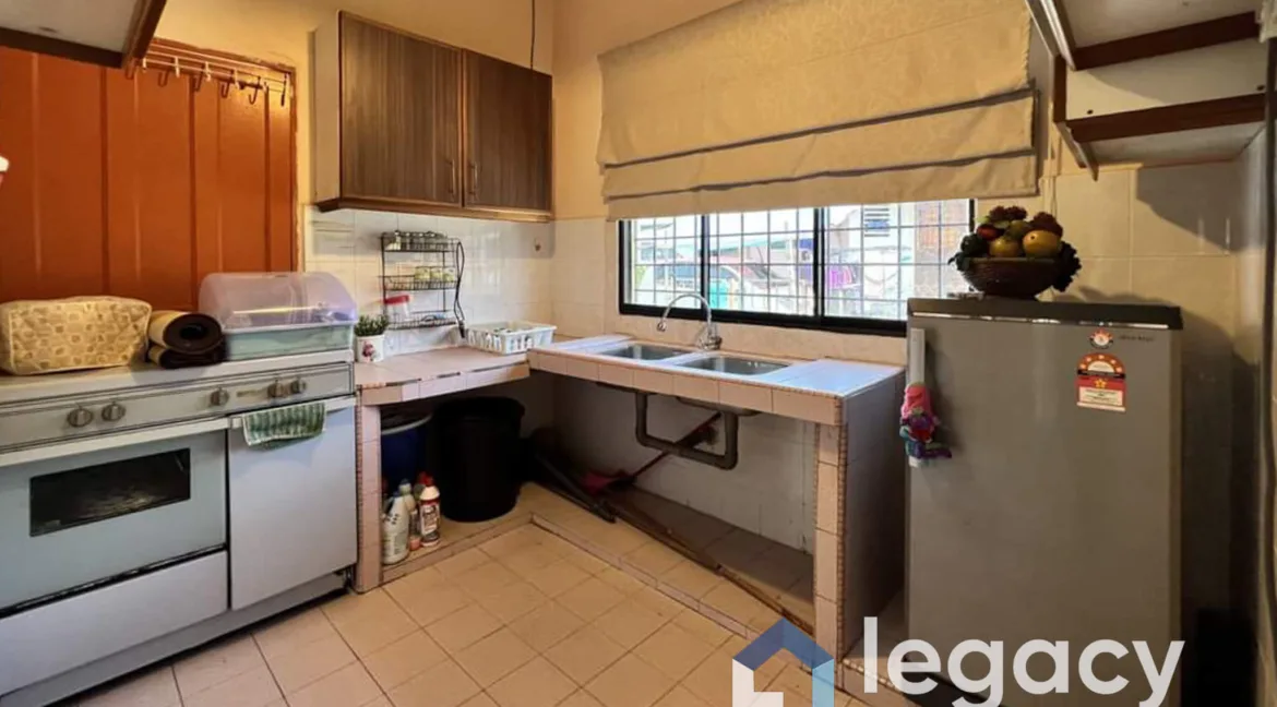 rumah-teres-setingkat-untuk-dijual-di-bandar-universiti-seri-iskandar-08