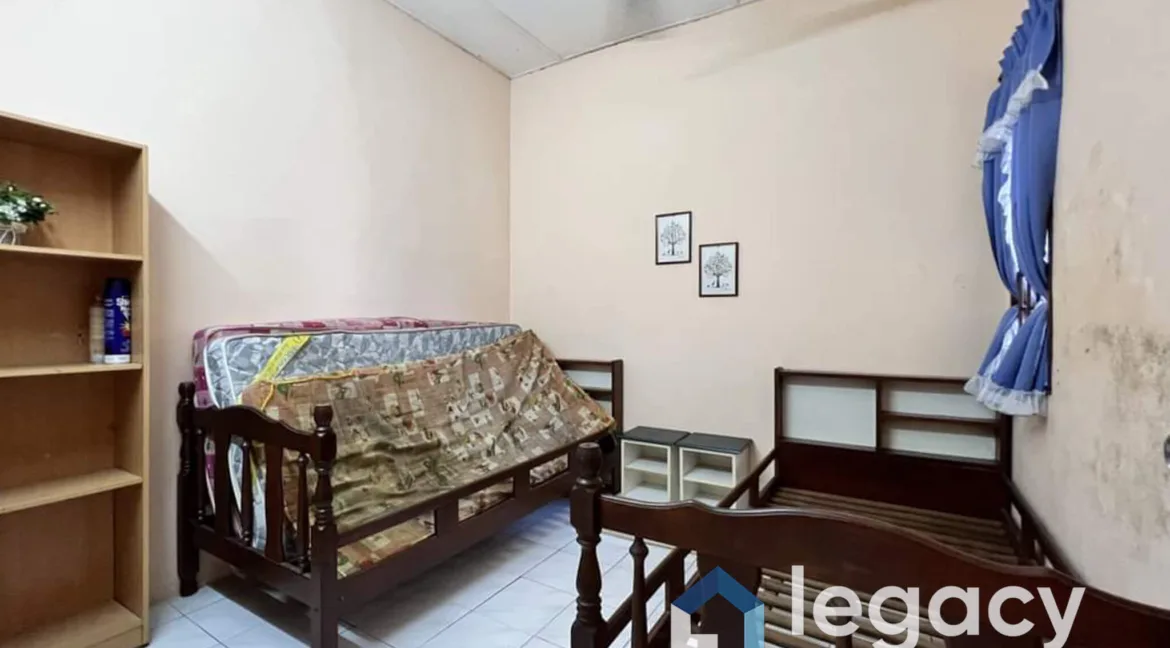 rumah-teres-setingkat-untuk-dijual-di-bandar-universiti-seri-iskandar-09