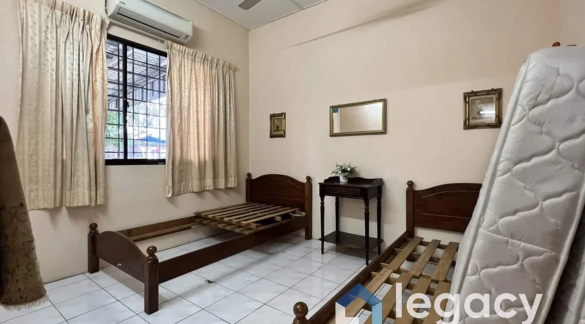 rumah-teres-setingkat-untuk-dijual-di-bandar-universiti-seri-iskandar-10