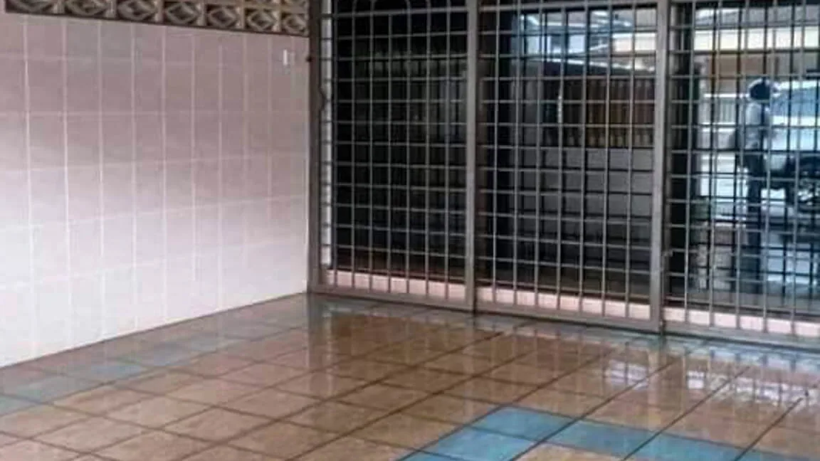 rumah-teres-setingkat-untuk-dijual-di-taman-silibin-ipoh-02