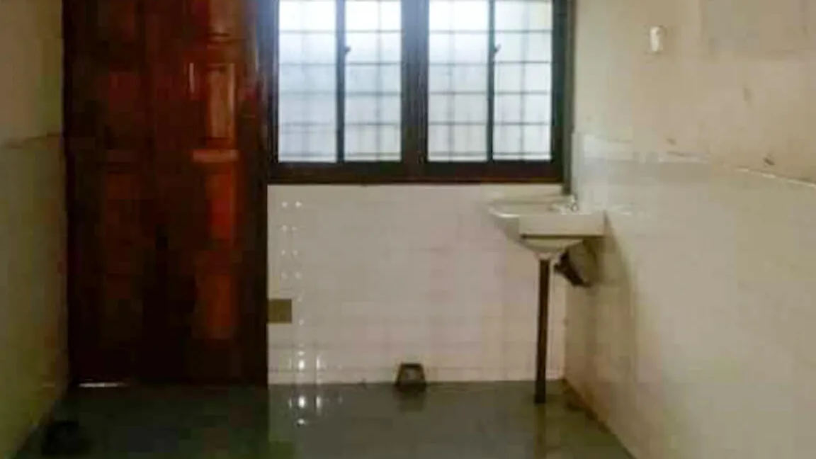 rumah-teres-setingkat-untuk-dijual-di-taman-silibin-ipoh-06