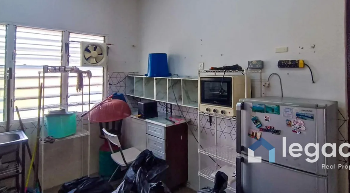 teres-setingkat-corner-lot-untuk-dijual-di-desa-chemor-impian-18