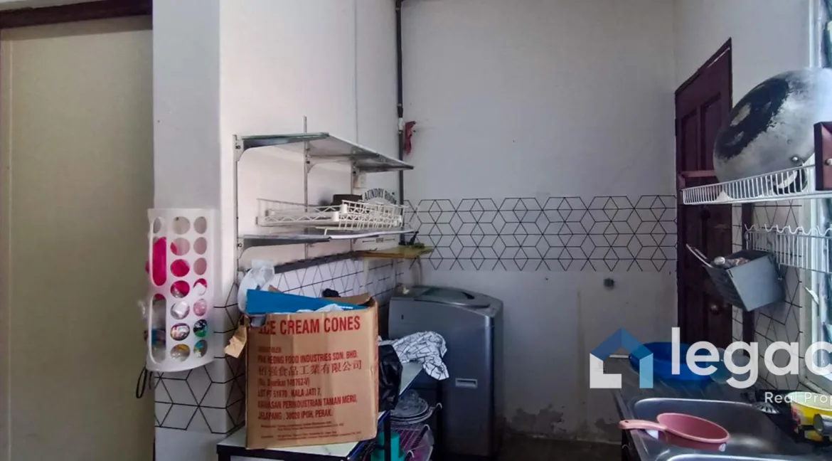 teres-setingkat-corner-lot-untuk-dijual-di-desa-chemor-impian-19