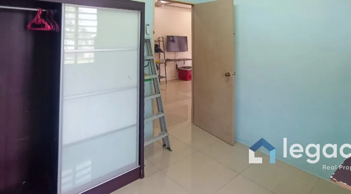 teres-setingkat-corner-lot-untuk-dijual-di-desa-chemor-impian-21
