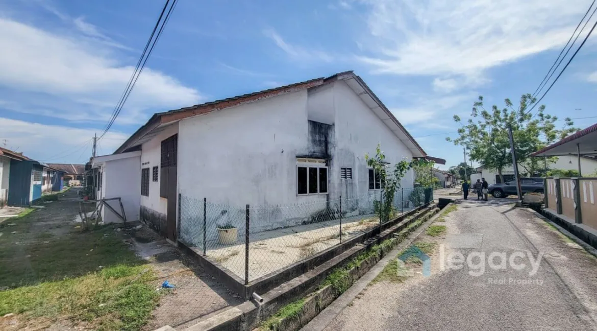 teres-setingkat-endlot-untuk-dijual-di-batu-10-hutan-melintang-05
