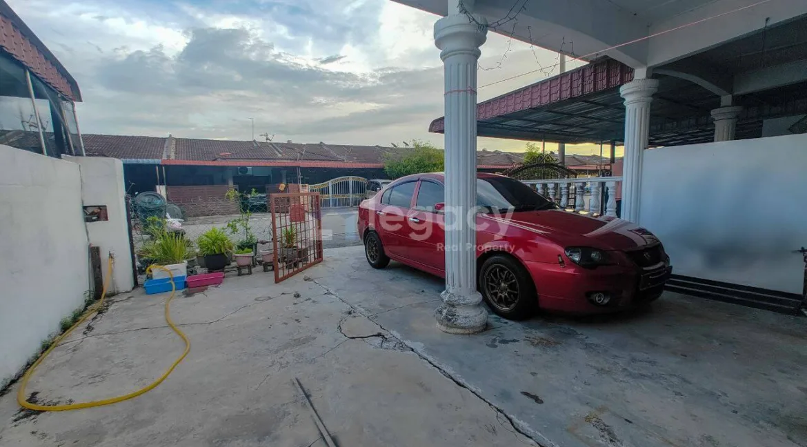 teres-setingkat-untuk-dijual-di-taman-fasa-2c-seri-manjung-03