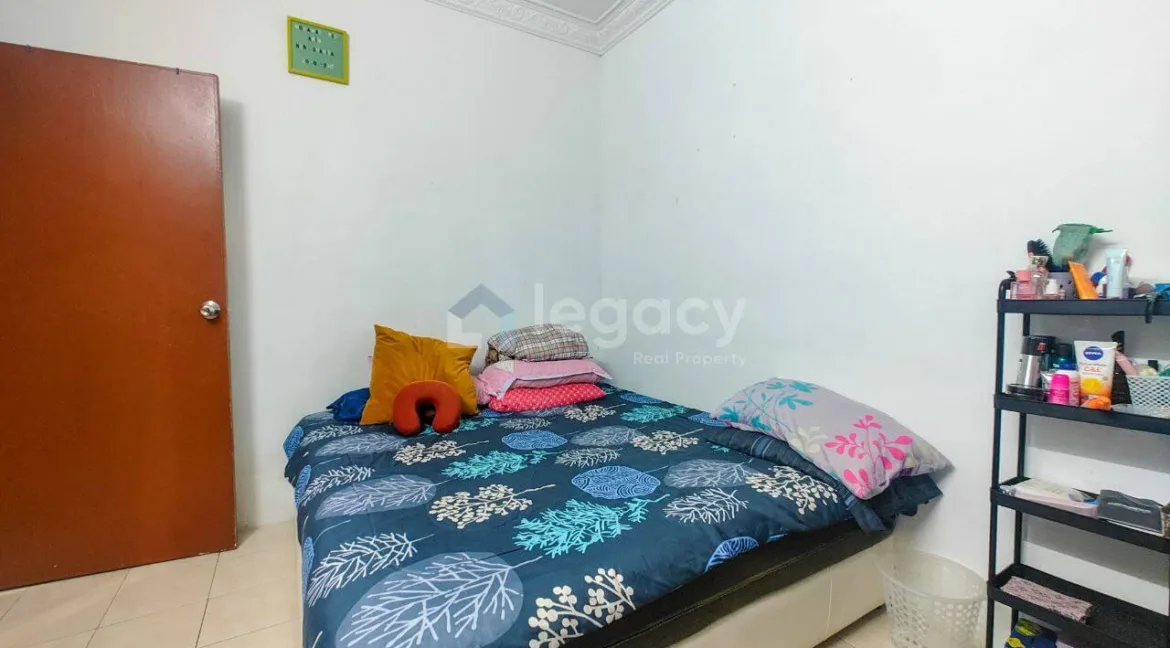 teres-setingkat-untuk-dijual-di-taman-fasa-2c-seri-manjung-07