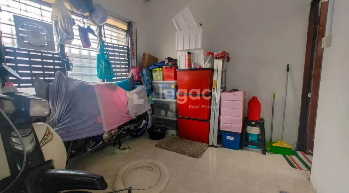 teres-setingkat-untuk-dijual-di-taman-fasa-2c-seri-manjung-09