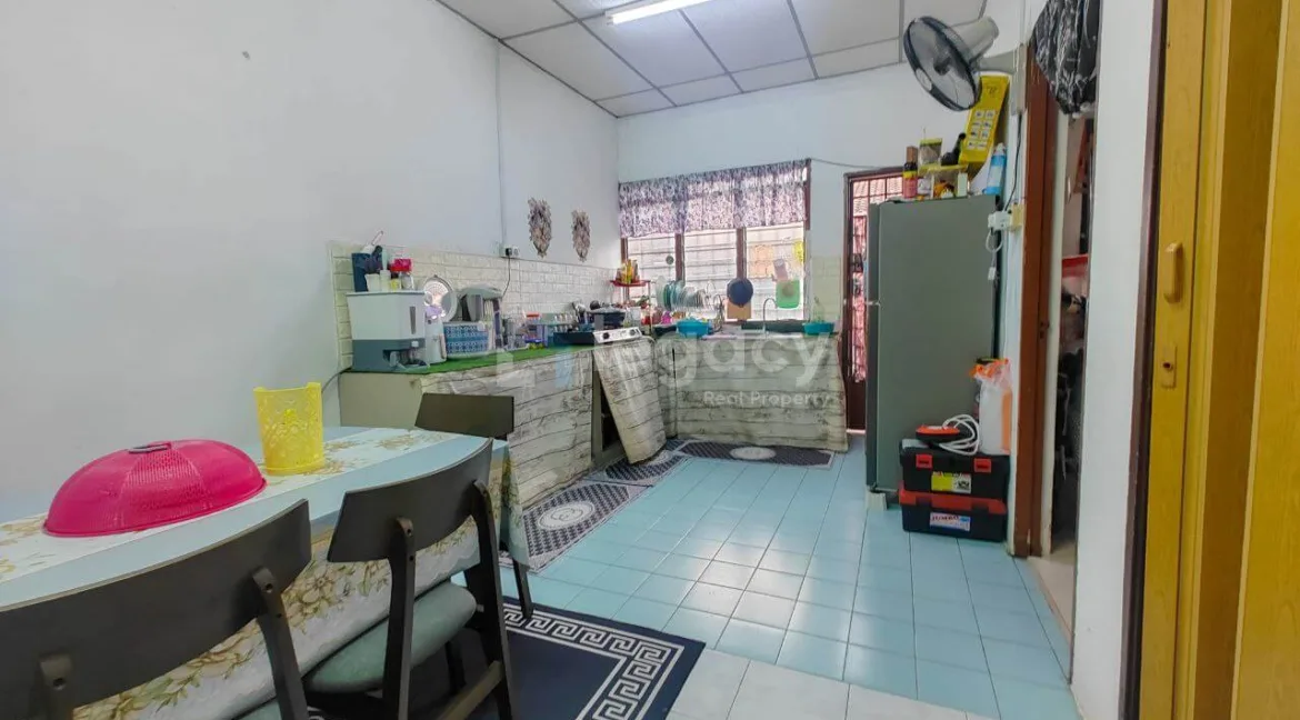 teres-setingkat-untuk-dijual-di-taman-fasa-2c-seri-manjung-10