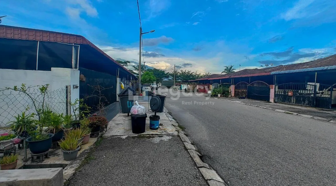 teres-setingkat-untuk-dijual-di-taman-fasa-2c-seri-manjung-13