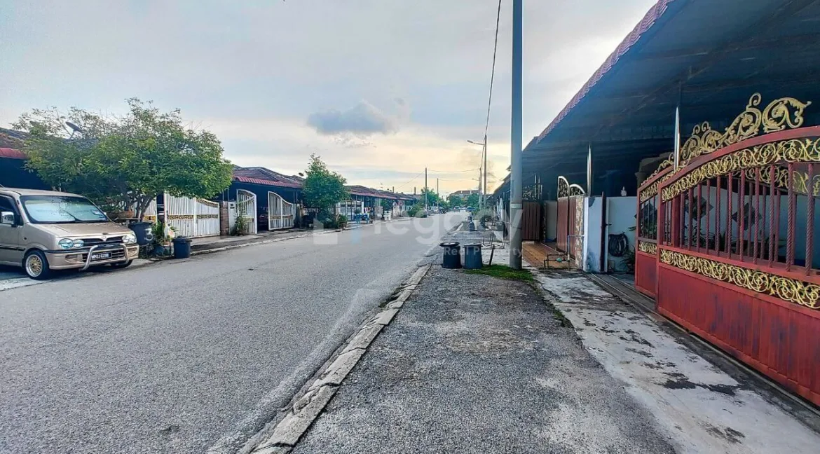 teres-setingkat-untuk-dijual-di-taman-fasa-2c-seri-manjung-14