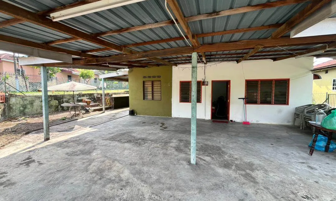 banglo-setingkat-untuk-dijual-di-kampung-sri-kinta-ipoh-04