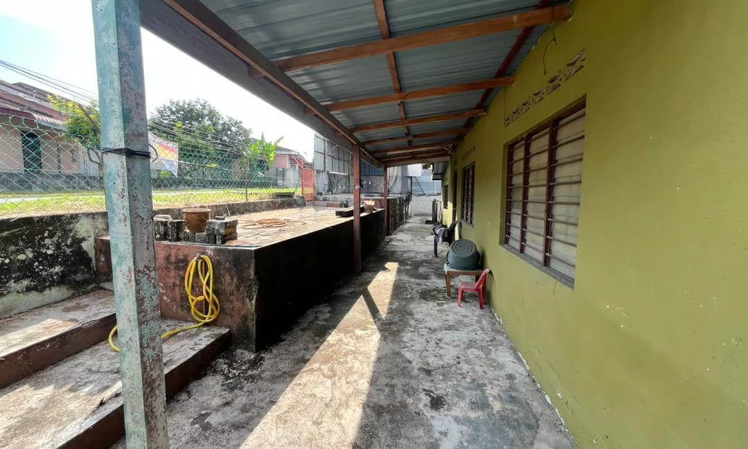 banglo-setingkat-untuk-dijual-di-kampung-sri-kinta-ipoh-05