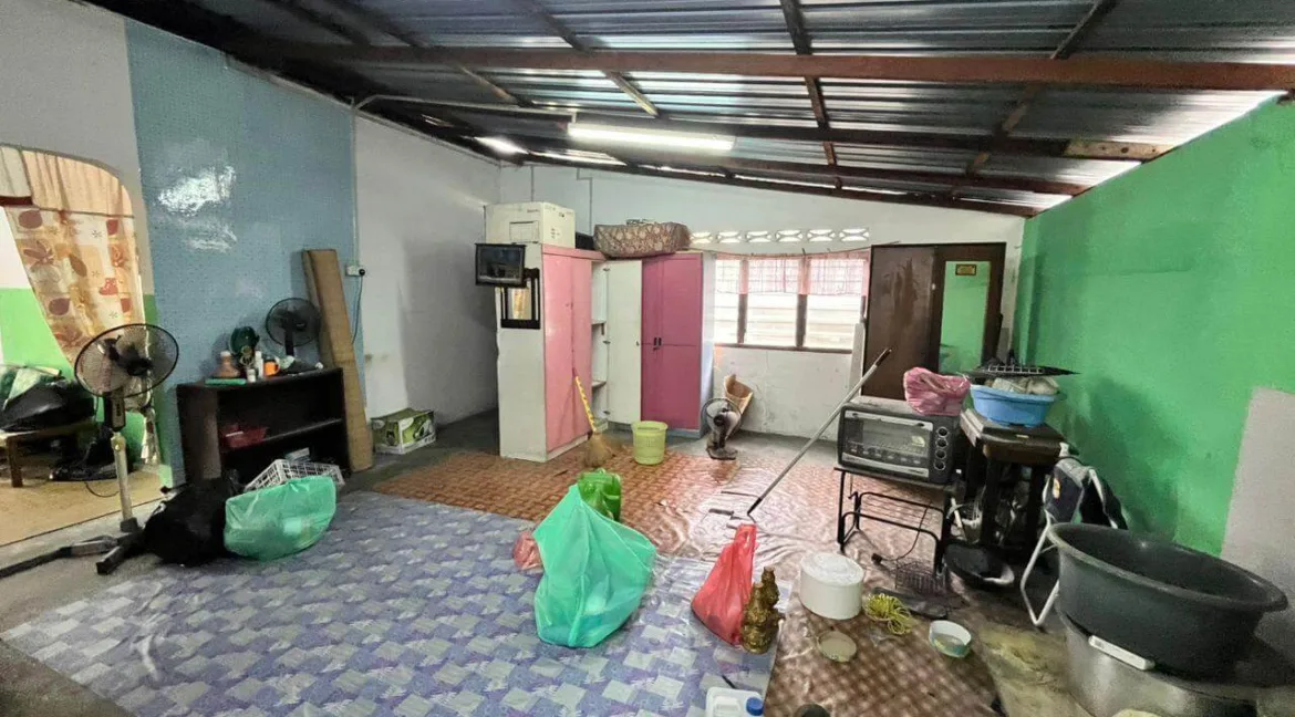 banglo-setingkat-untuk-dijual-di-kampung-sri-kinta-ipoh-09