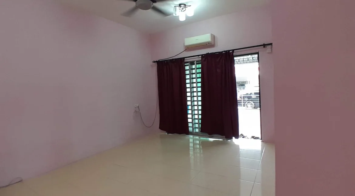 rumah-teres-setingkat-untuk-dijual-di-lakeville-seri-iskandar-02