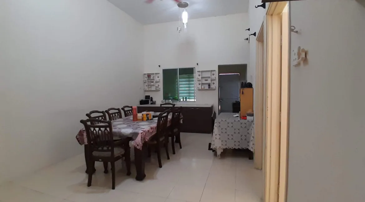 rumah-teres-setingkat-untuk-dijual-di-lakeville-seri-iskandar-04