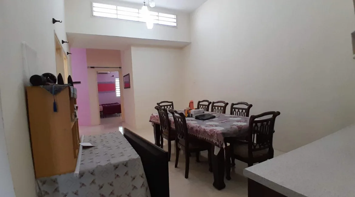 rumah-teres-setingkat-untuk-dijual-di-lakeville-seri-iskandar-05