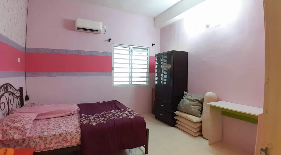 rumah-teres-setingkat-untuk-dijual-di-lakeville-seri-iskandar-07