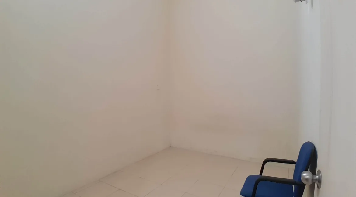 rumah-teres-setingkat-untuk-dijual-di-lakeville-seri-iskandar-10