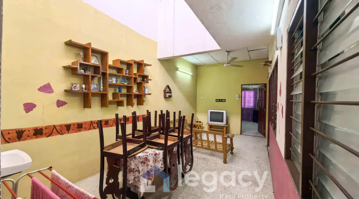 rumah-teres-setingkat-untuk-dijual-di-taman-anson-highland-park-tapah-06