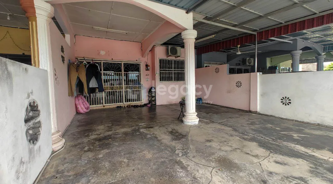 rumah-teres-setingkat-untuk-dijual-di-taman-fasa-2-i-seri-manjung-02