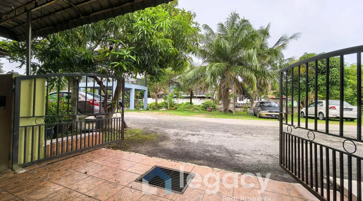 teres-2-tingkat-untuk-dijual-di-desa-manjung-raya-venice-intan-03