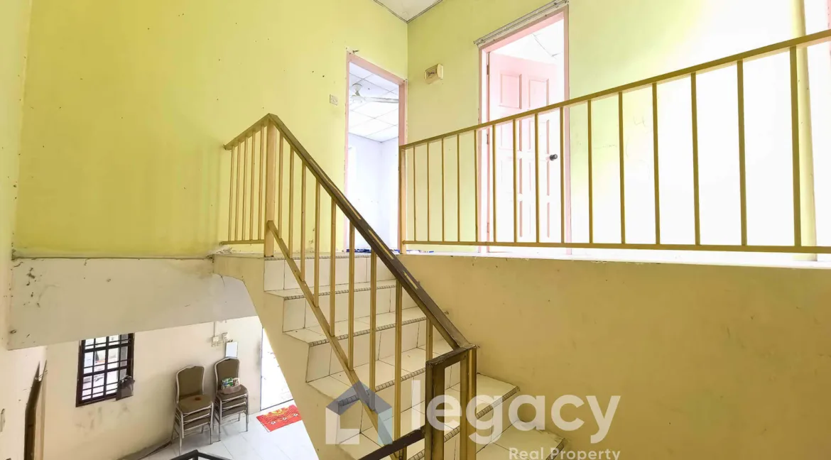 teres-2-tingkat-untuk-dijual-di-desa-manjung-raya-venice-intan-11