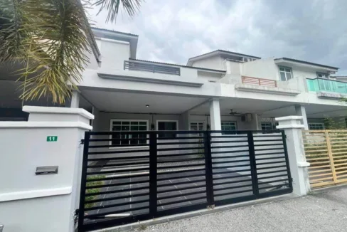 Teres 2 Tingkat untuk dijual di Klebang Ria, Chemor