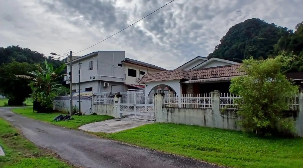 banglo-setingkat-untuk-dijual-di-rpt-batu-8-ulu-kinta-02