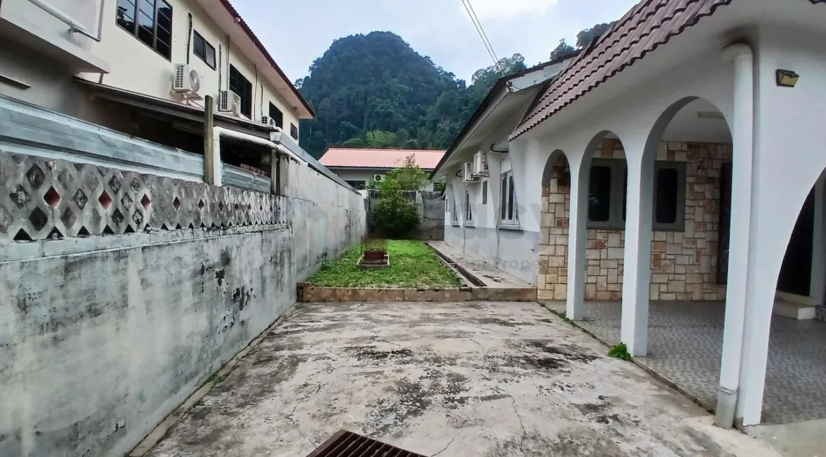 banglo-setingkat-untuk-dijual-di-rpt-batu-8-ulu-kinta-05