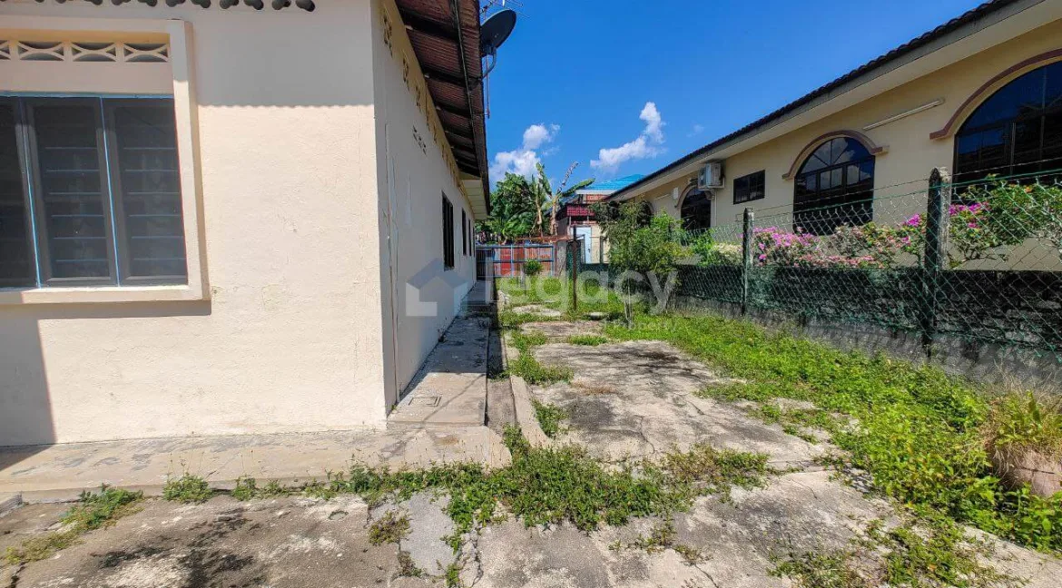 rumah-banglo-setingkat-untuk-dijual-di-changkat-desa-batu-gajah-05