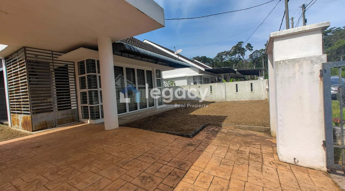 rumah-semi-d-untuk-dijual-di-puncak-iskandar-seri-iskandar-02