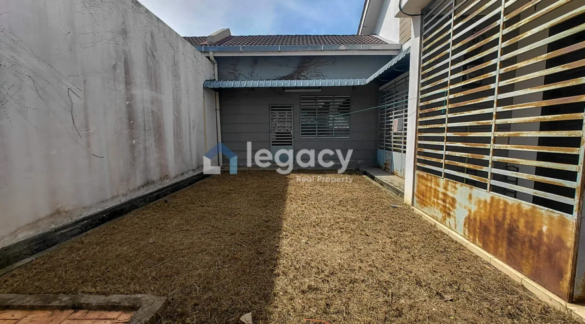 rumah-semi-d-untuk-dijual-di-puncak-iskandar-seri-iskandar-03